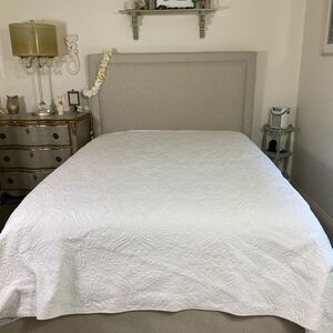 Nicole Miller White Quilted Quilt